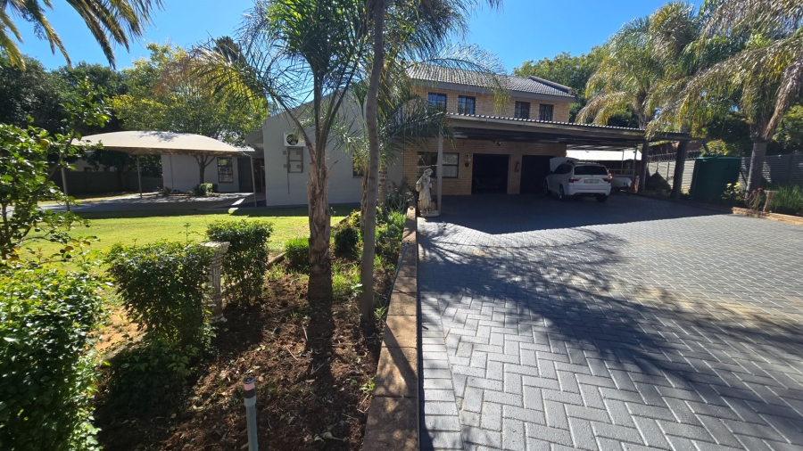 3 Bedroom Property for Sale in Langenhovenpark Free State